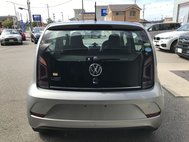 VolksWagen UP! 2018-08 13402-8