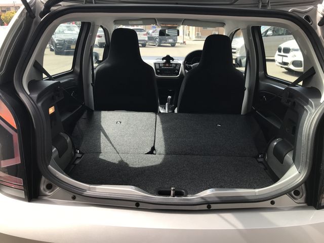 VolksWagen UP! 2018-08 13402-14