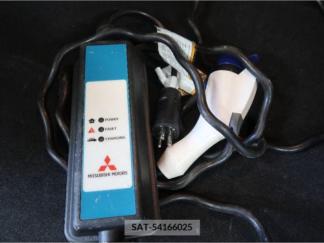 Mitsubishi OUTLANDER PHEV 2013-03 281175-19
