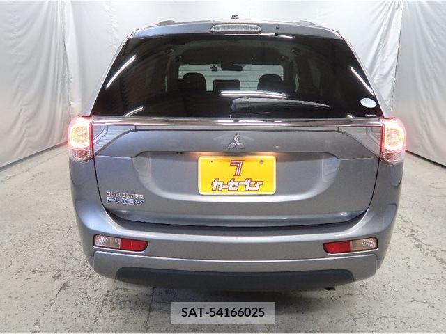 Mitsubishi OUTLANDER PHEV 2013-03 281175-26