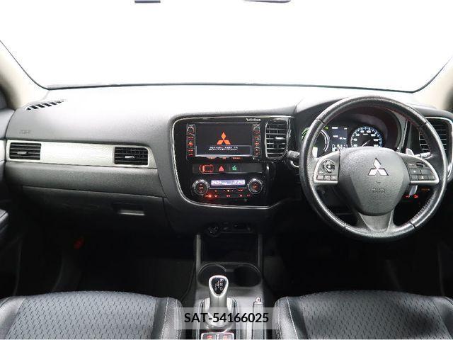 Mitsubishi OUTLANDER PHEV 2013-03 281175-2