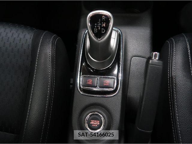 Mitsubishi OUTLANDER PHEV 2013-03 281175-10