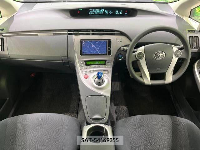 Toyota PRIUS 2013-03 221312-1