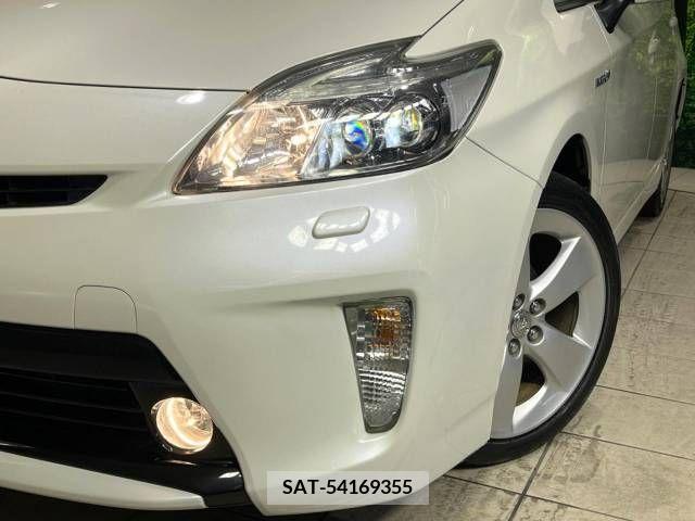 Toyota PRIUS 2013-03 221312-12