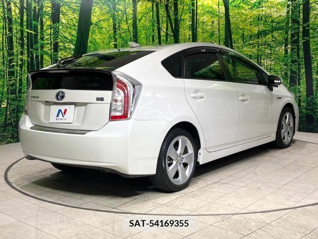 Toyota PRIUS 2013-03 221312-17