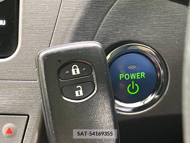 Toyota PRIUS 2013-03 221312-6