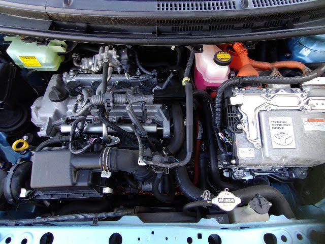 Toyota AQUA 2014-03 196249-27