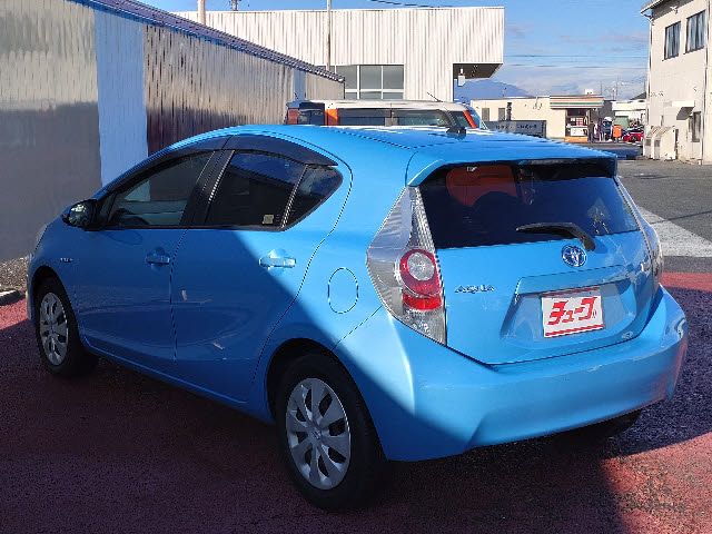 Toyota AQUA 2014-03 196249-8