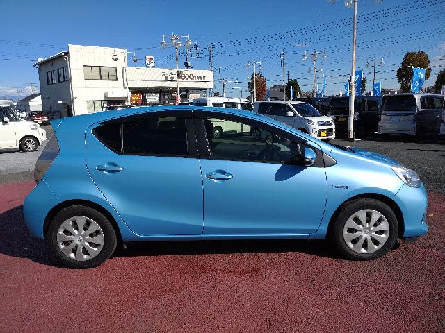 Toyota AQUA 2014-03 196249-13