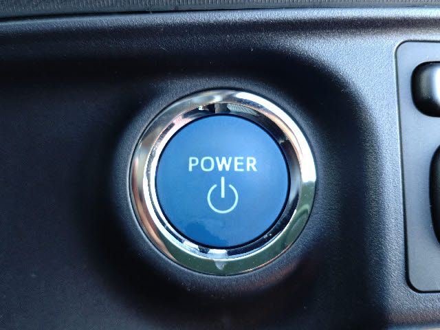 Toyota AQUA 2014-03 196249-12
