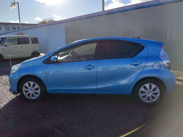 Toyota AQUA 2014-03 196249-19