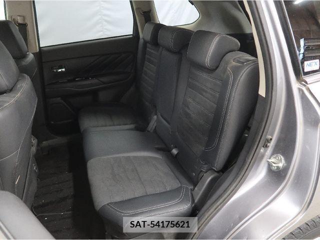 Mitsubishi OUTLANDER PHEV 2019-08 281126-8