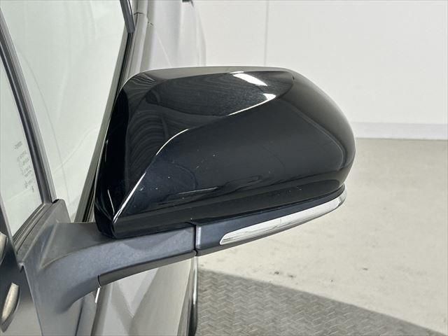 Toyota PRIUS 2019-08 9074-10