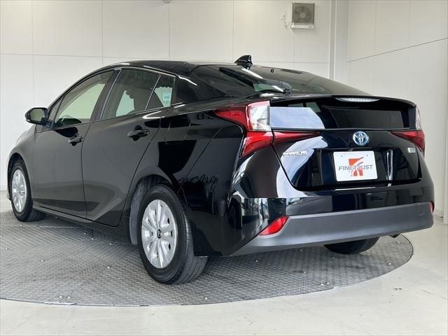 Toyota PRIUS 2019-08 9074-6