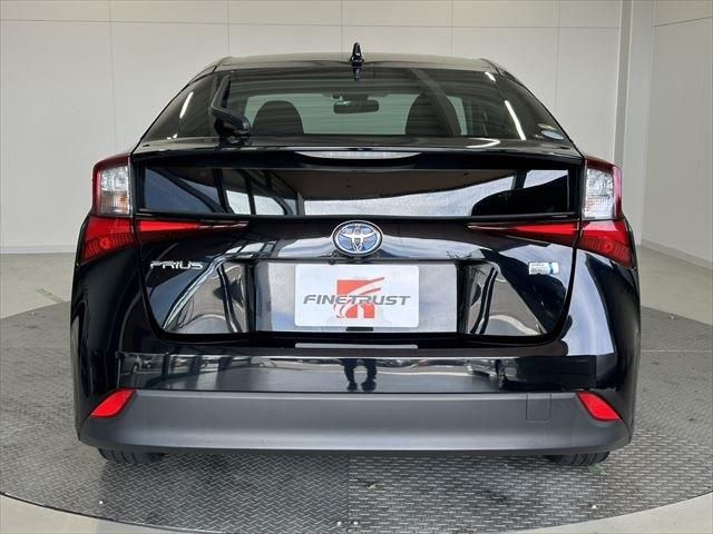 Toyota PRIUS 2019-08 9074-5