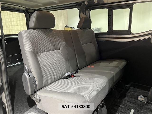 Nissan NV350 Caravan 2018-12 241117-18