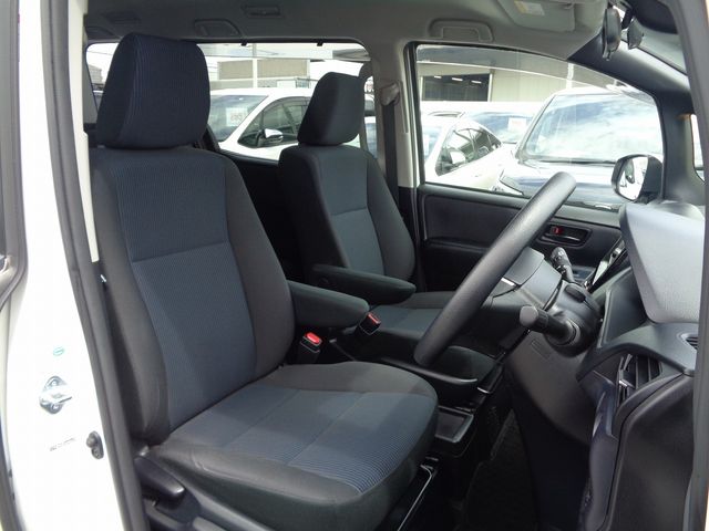 Toyota NOAH HYBRID 2016-08 27300-3