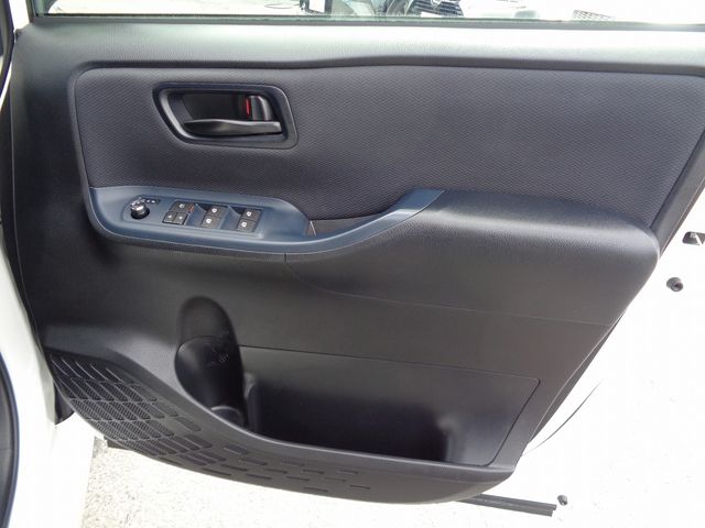 Toyota NOAH HYBRID 2016-08 27300-18