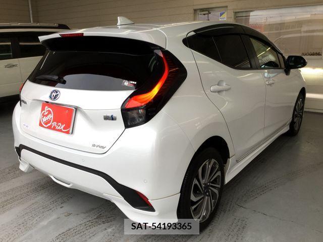 Toyota AQUA 2021-09 205485-2
