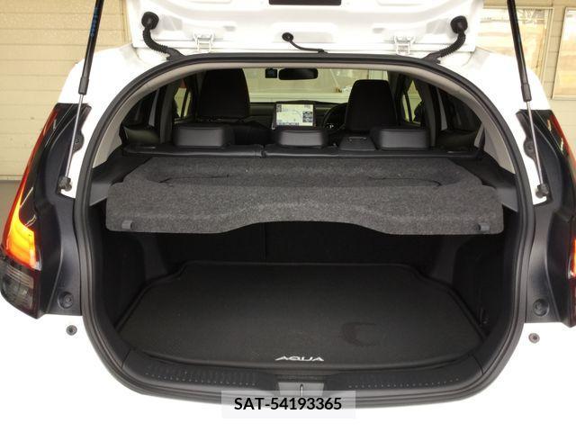Toyota AQUA 2021-09 205485-23