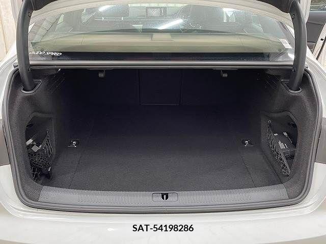 Audi A4 2017-03 379922-10