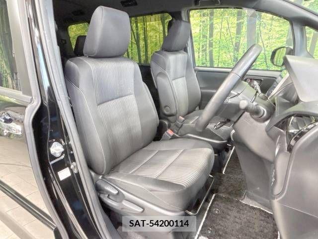 Toyota VOXY 2019-11 289114-8