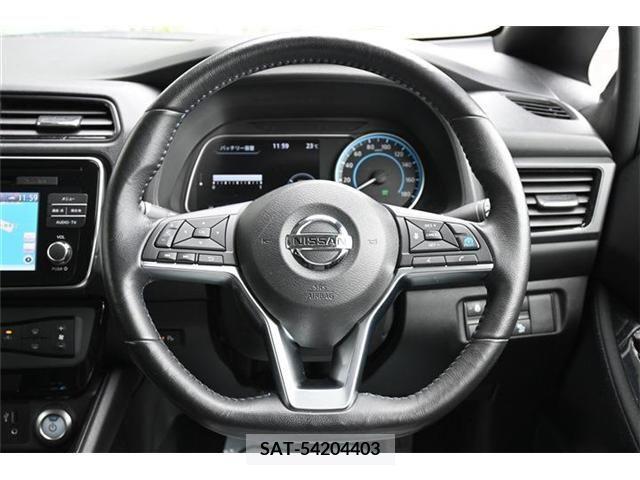 Nissan LEAF 2018-01 200438-10