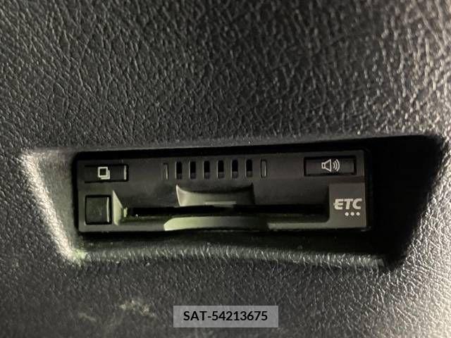Toyota SIENTA 2017-03 221757-7
