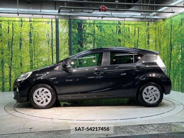 Toyota AQUA 2012-06 336148-19