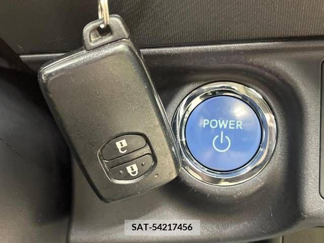 Toyota AQUA 2012-06 336148-4