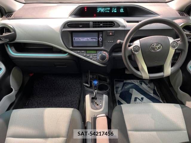 Toyota AQUA 2012-06 336148-1