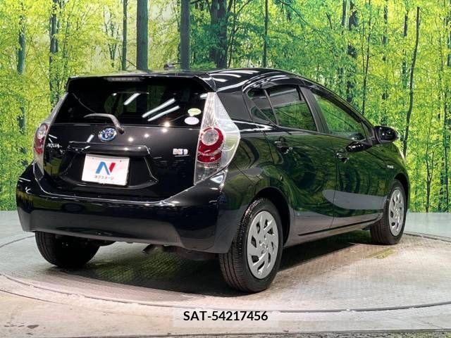 Toyota AQUA 2012-06 336148-15