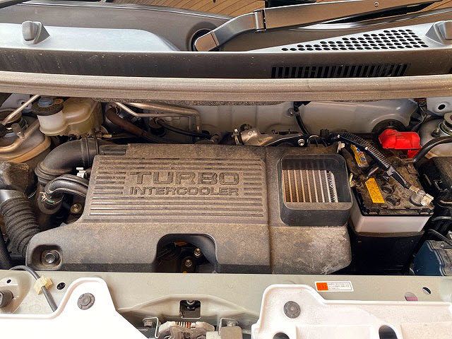 Toyota Pixis Mega 2022-03 15773-27
