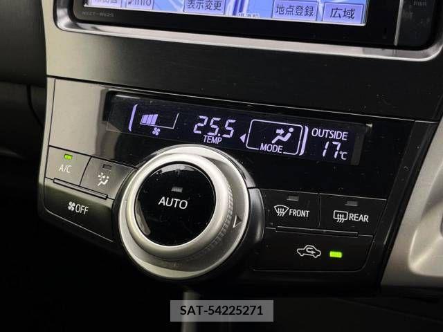 Toyota PRIUS ALPHA 2013-11 255877-5