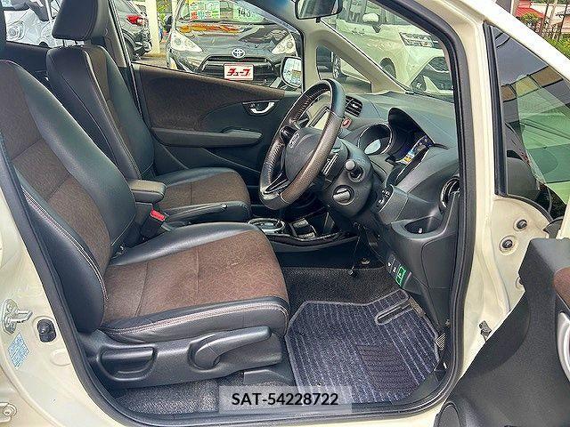 Honda FIT SHUTTLE HYBRID 2014-02 377771-3
