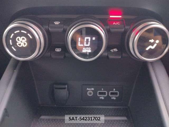 Renault CAPTUR 2021-04 347199-12