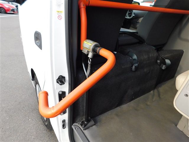 Nissan NV350 Caravan 2018-05 183854-23