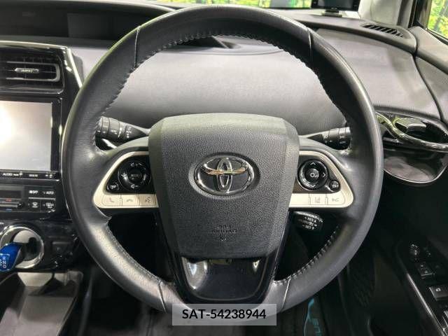 Toyota PRIUS 2017-03 322404-11