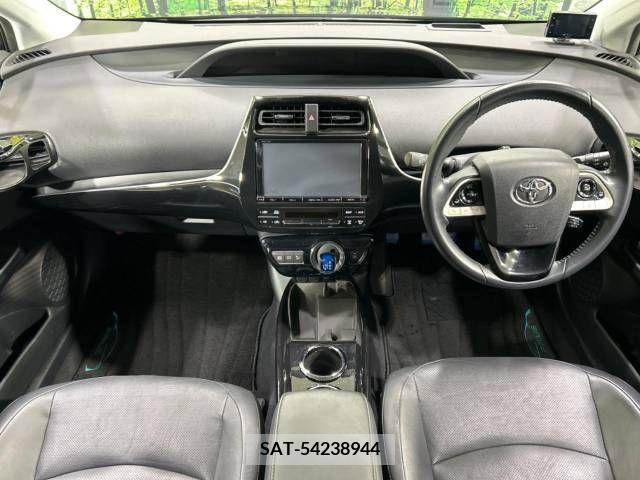 Toyota PRIUS 2017-03 322404-1