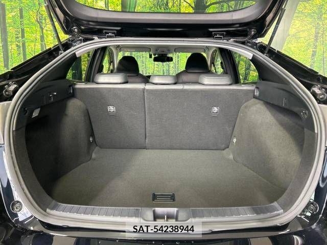 Toyota PRIUS 2017-03 322404-10