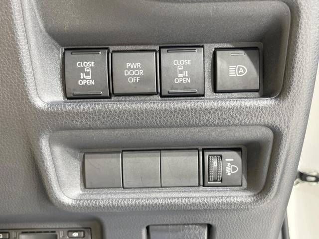 Toyota SIENTA 2022-12 23838-4