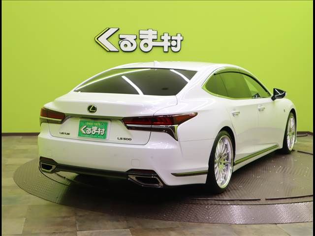 Lexus LS 2018-03 12583-1