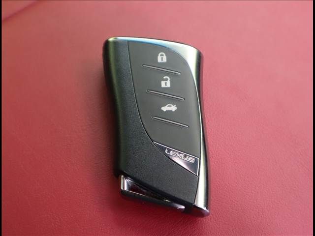 Lexus LS 2018-03 12583-10