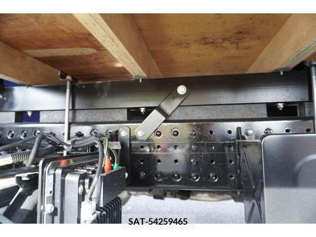 Mitsubishi CANTER 2023-06 211265-10