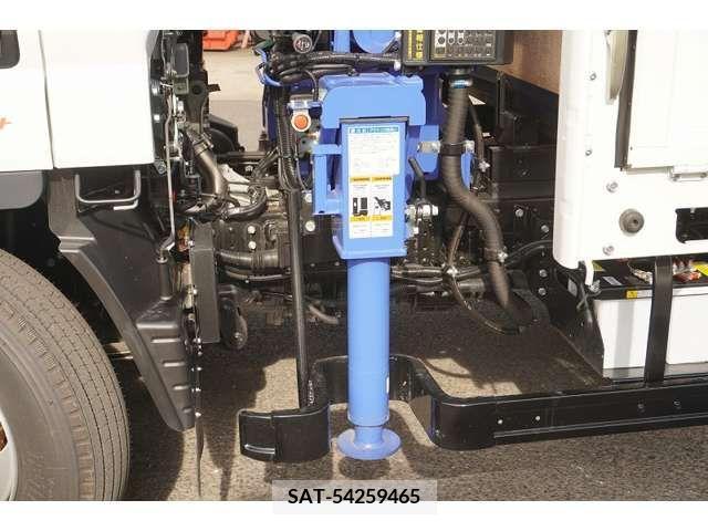 Mitsubishi CANTER 2023-06 211265-19