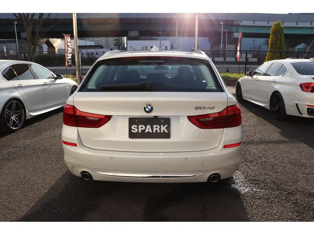 Bmw 5 SERIES 2017-08 2614-4