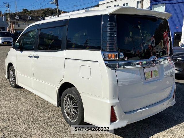 Toyota VOXY HYBRID 2021-03 289344-6