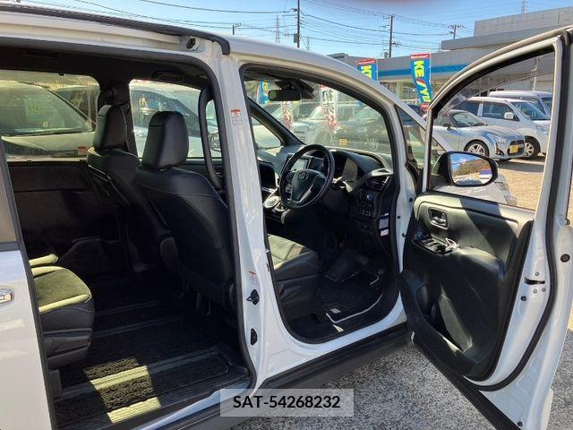 Toyota VOXY HYBRID 2021-03 289344-10