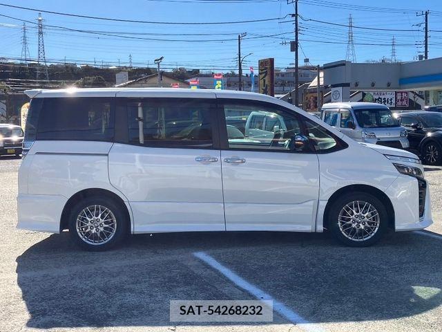 Toyota VOXY HYBRID 2021-03 289344-7