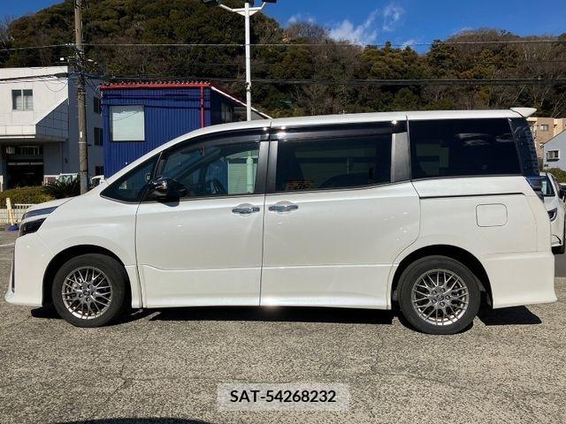 Toyota VOXY HYBRID 2021-03 289344-8